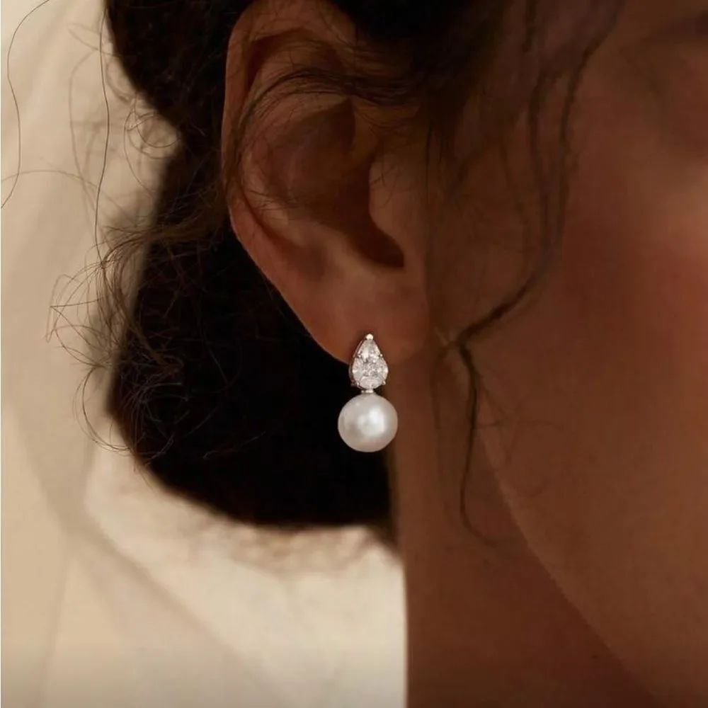 Pearl Drop Earrings Q926